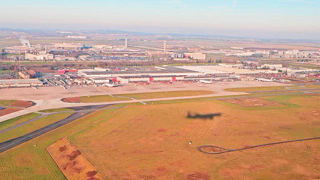 2024年年末　欧州旅行　(JAL 羽田-パリ搭乗その２)の記事動画
