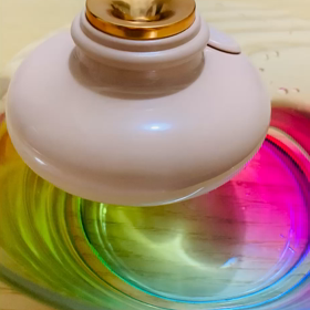 水に浮かぶ加湿器の画像