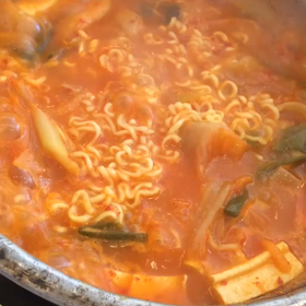 韓国でランチの画像