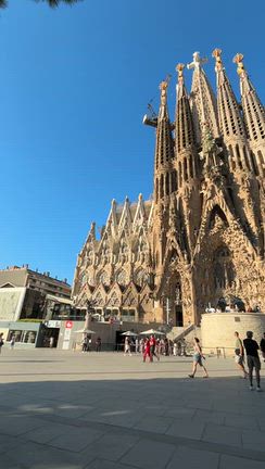スペイン・ポルトガルの旅５。バルセロナ２日目前編　サクラダファミリア　グエル公園の記事動画