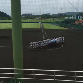 ベスト8を祝して校歌斉唱の画像