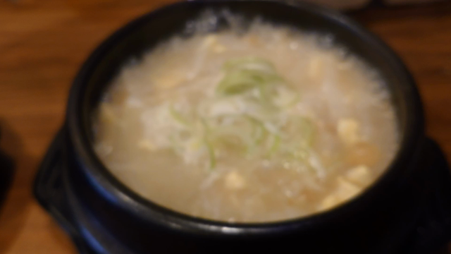 友人と食事に　新大久保への記事動画