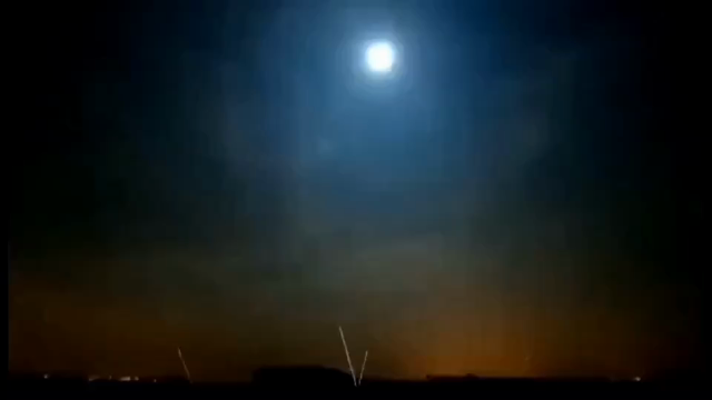 花火で夏を感じる。の記事動画