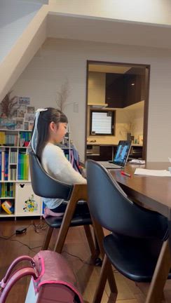 学級閉鎖続々との記事動画