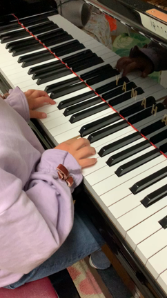 １０曲合格♪お姉ちゃんが「ご褒美もらいすぎ・・・」の記事動画