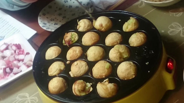 家で☆たこ焼き♪お父さん手作り(*・∀・*)ノの記事動画