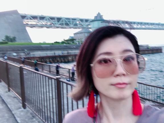要注意、日焼けは眼からの記事動画
