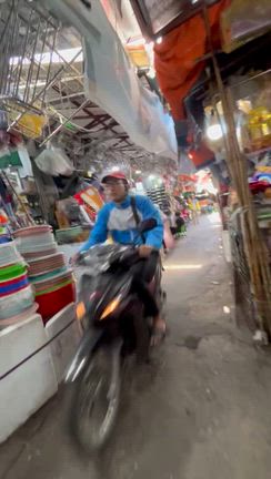 名称不明の市場の記事動画