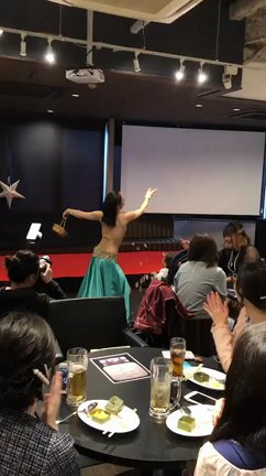 結婚披露パーティーでの記事動画