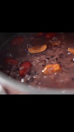 ナツメと黒米の薬膳粥レシピの記事動画