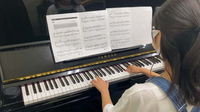 コード進行の勉強をしながらポップス弾いています！(豊中市　千里中央　林ピアノ教室　個人)の記事動画