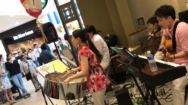 "スターバックスライブでの１日"の巻の記事動画