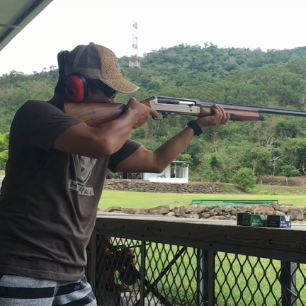 南台湾でクレー射撃体験の記事動画