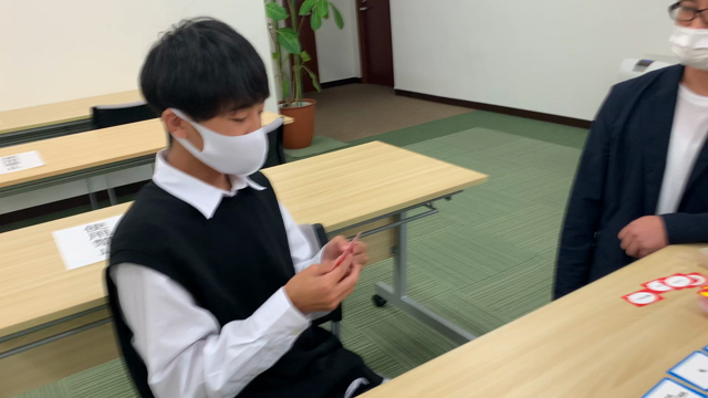 お昼休みにテーブルゲーム！！の記事動画