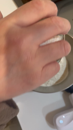 画期的！面倒な"粉ふるい"が一瞬で終わったお菓子作りの記事動画