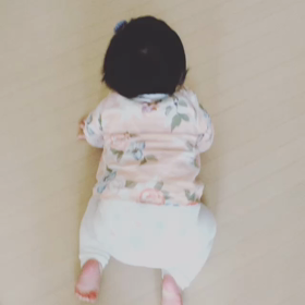 8m6d ハイハイ成功♡の画像