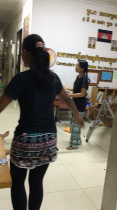 カンボジア旅行〜〜の記事動画