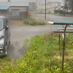 雨が凄く降っている。の画像