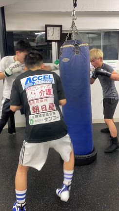 汗ばむ陽気のジム！の記事動画