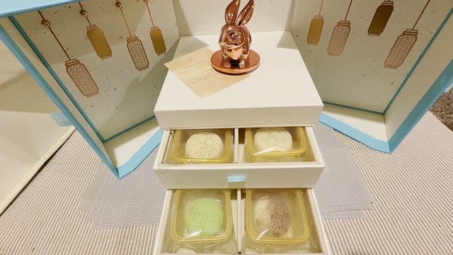 年に一度の楽しみ♡今年の月餅は！？の記事動画