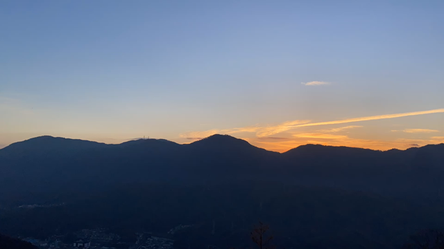 山頂からご来光を拝む❣️の記事動画