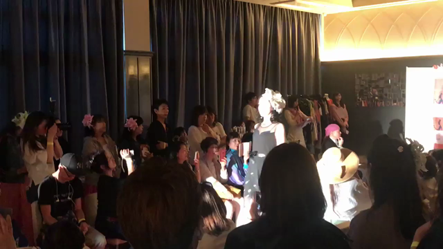 生まれて初めてのファッションショーの記事動画