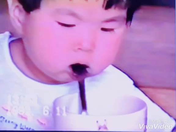２才の頃の私（食事の練習）の記事動画