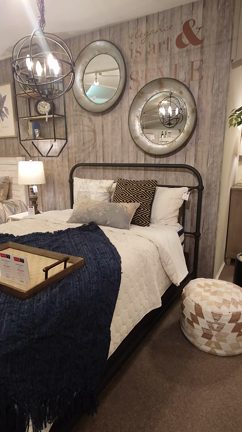 アメリカンテイストの家具が揃っています　～アシュレイホームストア見学レポの記事動画