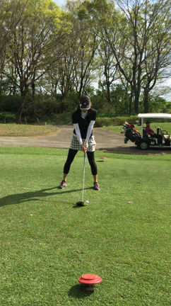 ゴルフ上達を目指してラウンドレッスンの記事動画