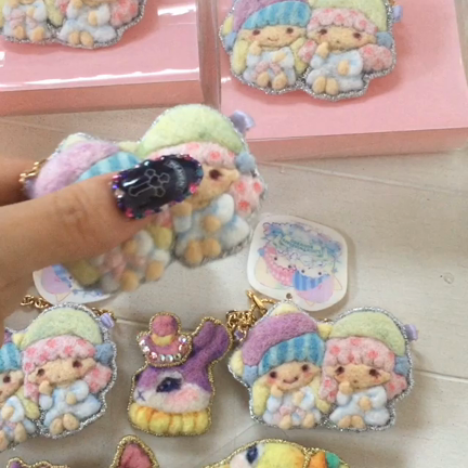 コラボブローチたち♡の記事動画