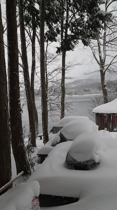 冬季休業中の正直村の記事動画