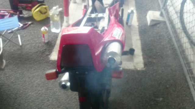 NS250R アクセル開けると回転戻らずの記事動画