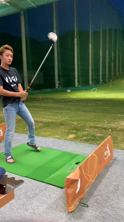 家族みんなでゴルフ練習場にいったんやけど…みんなそれぞれやったわ！の記事動画
