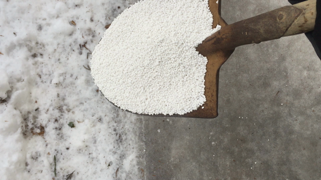 手動塩化カルシウム散布の記事動画