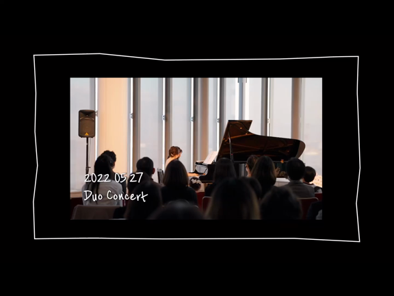 橋田先生の連弾コンサートの記事動画