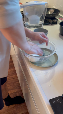 食費節約のため夫婦で協力したことの記事動画