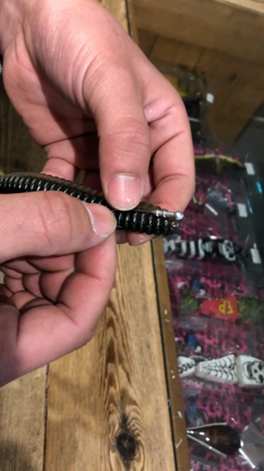 ワームにジグヘッドを綺麗に刺す 便利グッズ Lure Boat Backlash