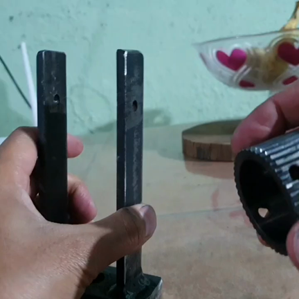 クランクシャフトのギア取り外し工具の記事動画