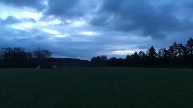 フランス所有馬 シャンティイ芝コースで初追い(動画あり)の記事動画