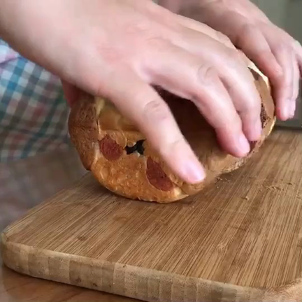 初心者でも作れた！デコ食パン♡の記事動画