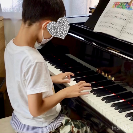 子供のピアノレッスン(小学生,初心者)/ 燕市 アラモードピアノ教室の記事動画