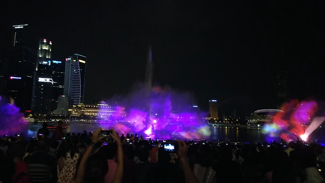 SINGAPORE　スペクトラ　マリーナベイサンズの記事動画