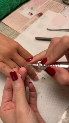 サロンワークのマシンネイルケア動画の記事動画