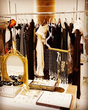 名鉄百貨店本店1階インフォメーション前limited Shopの記事動画