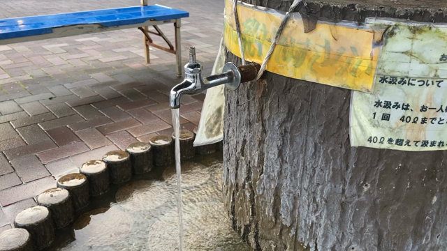 佐賀県神埼郡の道の駅吉野ヶ里にある「東脊振トンネルの湧水」の記事動画