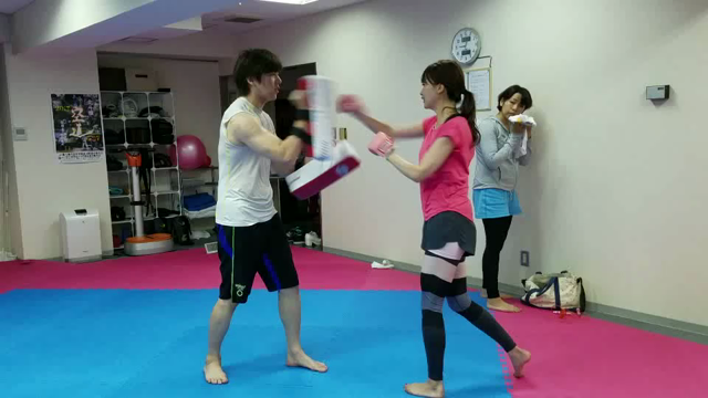 くびれの作り方【可愛いブラ下着で育乳バストアップ】の記事動画