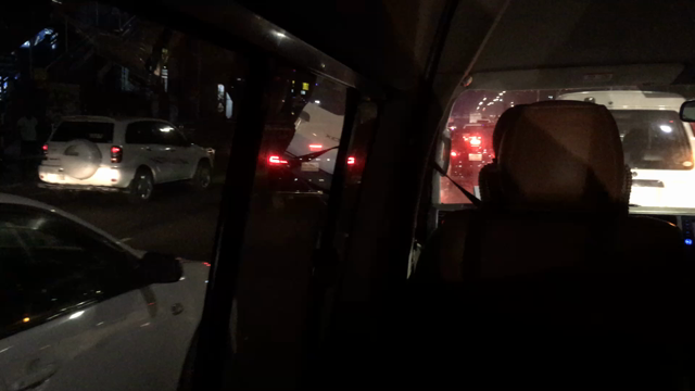 ダッカの交通事情の記事動画