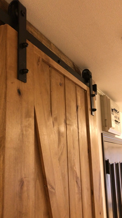 予算20万円で築30年のボロ家をまるっとDIY その⑩バーンドア取り付けの記事動画