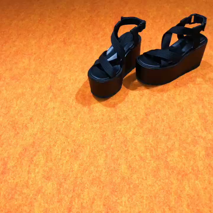 買ってよかったスニーカーサンダル！Lisaの記事動画