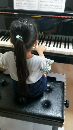 体験レッスンのご予約+ピアノ女子達の記事動画